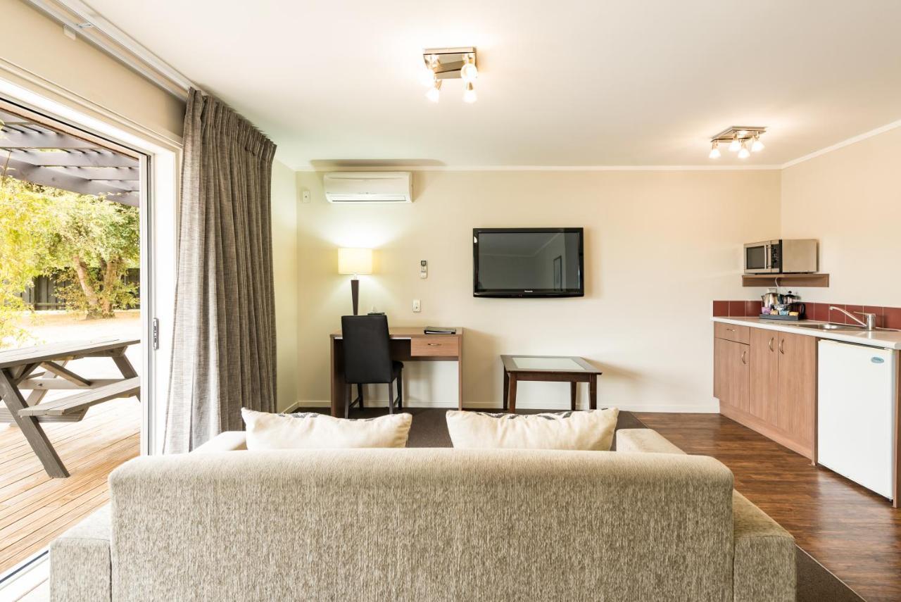 ซันคอร์ตโฮเต็ลแอนด์คอนเฟอเรนซ์เซ็นเตอร์ Hotel เทาโป ภายนอก รูปภาพ